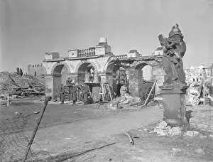 Warsaw Prints: Guards Surrounded by Wreckage