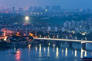 Images Dated 4th June 2012: Guilin city, China