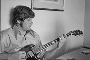 Huty24772 Prints: Guitarist