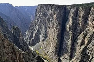 Images Dated 29th October 2011: Gunnison River with Painted Wall, Black Canyon of Gunnison National Park, Gunnison, Colorado, USA