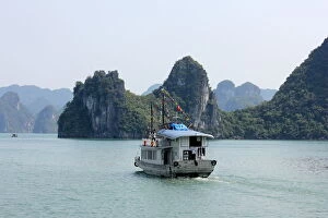 Images Dated 24th April 2012: Ha Long Bay