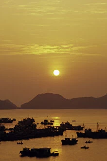 Images Dated 17th February 2016: Ha Long Bay, sunset at Cat Ba Island