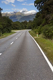 Haast Highway with views of the Southern Alps and Mount Macfarlane, 2057m, Haast, West Coast Region, New Zealand