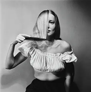 Huty25457 Prints: Hair Fashion by Bill Brandt
