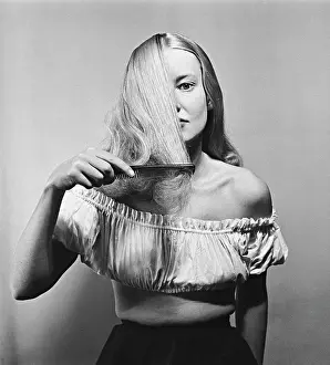 Huty25457 Prints: Hair Fashion by Bill Brandt