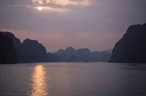Ha Long Bay Prints: Halong Bay at sunset