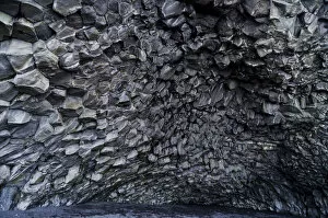 Images Dated 11th September 2011: Halsanefshellir cave with basalt formations, Reynisfjara beach at Vik i Myrdal, South Coast