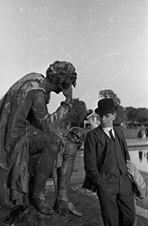 Hamlet Statue