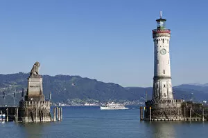 Harbour with lighthouse and Bavarian lion, Lindau on Lake Constance, Swabia, Bavaria, Germany, Europe, PublicGround