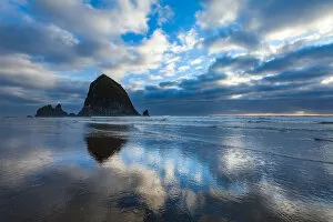 Dramatic Gallery: Haystack Rock on Cannon Beach