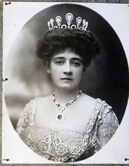 Tiara Prints: Head And Shoulders Of Mrs. Leeds