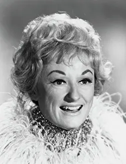 Headshot Phyllis Diller W/Feather Collar