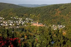 Images Dated 8th October 2010: Heimbach on the Roer River, Rur River, Hengebach castle, autumn colored forests, Eifel National Park