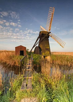 Traditional Windmills Gallery: Herringfleet Windmill - Bridge