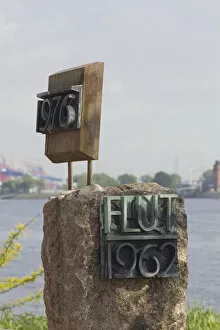 Marking Gallery: High tides 1962 and 1976, water level markings, Teufelsbrueck, Hamburg, Germany, Europe