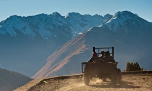 Images Dated 22nd May 2016: Hill side road in china
