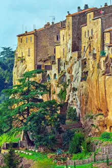 Images Dated 15th October 2014: The hilltop town of Pitigliano in the province of Grosseto, southern Tuscany (Italy)