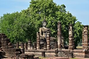 Images Dated 30th November 2015: historic site with statue at Wat Mahathat temple Sukhothai Thailand, Asia
