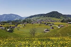 Images Dated 5th May 2011: Hittisau village with Mt. Roter Berg, right, Bregenzerwald region, Vorarlberg, Austria, Europe