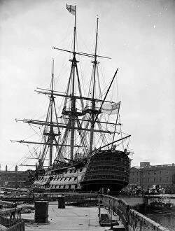 Images Dated 7th April 2016: HMS Victory