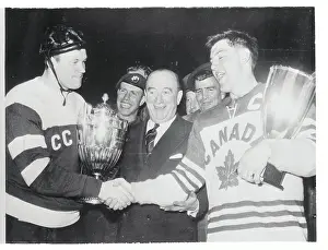 Krefeld Prints: Hockey Players Congratulating Each Other
