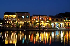 Images Dated 20th January 2013: Hoi An ancient town at night