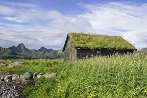 Images Dated 2nd September 2012: Holiday cottage on Eidsfjord, Langoeya, Vesteralen, Nordland, Norway