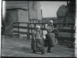 Holland Girls Knitting