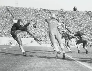 Pasadena Prints: Homer Griffith Using His Skills Against Pitt