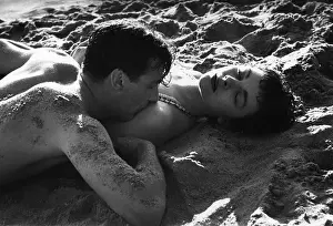 M Rom Cour Prints: Honeymoon
