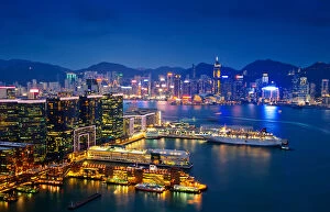 Images Dated 22nd May 2016: Hong Kong island at night