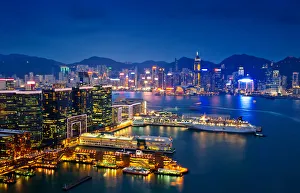 Images Dated 22nd May 2016: Hong Kong island at night