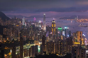 Images Dated 27th June 2015: Hong Kong down town illuminated