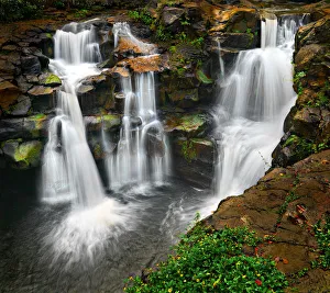 Images Dated 24th October 2007: Hoopii Falls Kauai Hawaii Wonderlust2015