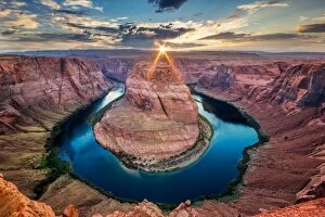 Images Dated 13th August 2012: Horseshoe Bend