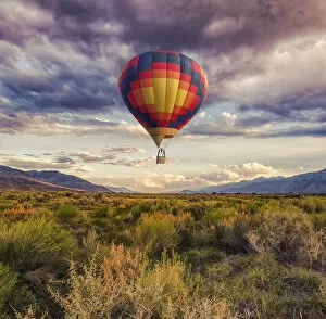 Images Dated 8th August 2015: Hot Air Balloon over the Landscape