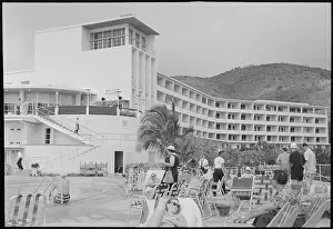 Sunbathing Prints: Hotel in St. Thomas