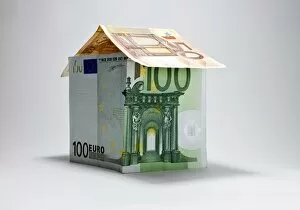 House made of banknotes, symbolic image
