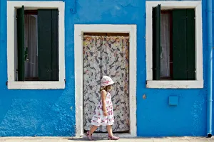 Burano Gallery: The house is watching her