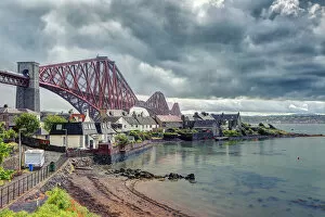 Images Dated 5th June 2017: Houses of North Queensferry and the Forth bridge