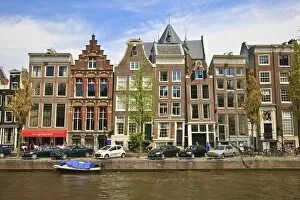 Images Dated 7th May 2011: Housing in the historic city centre of Amsterdam, Holland, Netherlands, Europe