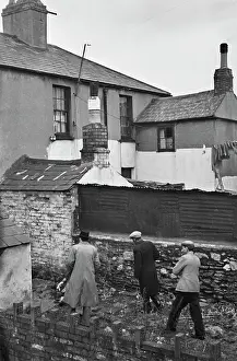 Pp 104 Pkt Pub Prints: Housing In Tiger Bay