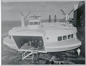 Cowes Prints: Hovercraft