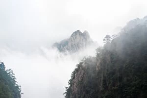 Images Dated 5th August 2009: HuangShan, China