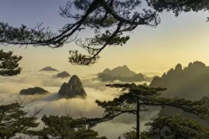 Images Dated 12th January 2016: Huangshan (Yellow Mountains)