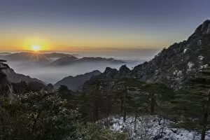 Images Dated 26th December 2015: Huangshan (Yellow Mountains)