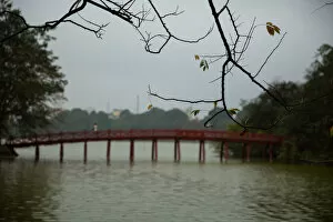 Images Dated 28th January 2015: The Huc Bridge, Hoan Kiem Lake, Center Hanoi, Winter, Morning, Vietnam