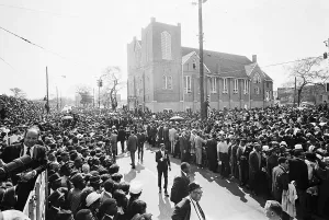 Security Guard Prints: Huge Crowd In The Streets For Funeral