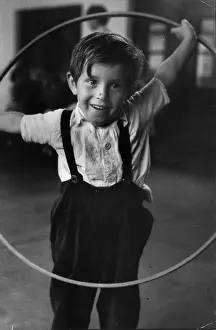 M Juv Ages 5 10 Boys Prints: Hula Hoop