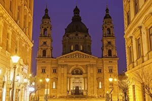 Images Dated 31st January 2015: Hungary, Budapest, Facade of Saint Stephens Basilica